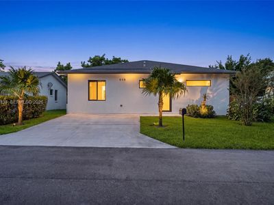 Property at 808 NW 5th Ter, Hallandale Beach, FL