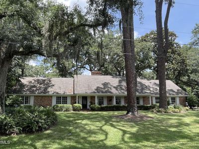 212 Devonwood Dr