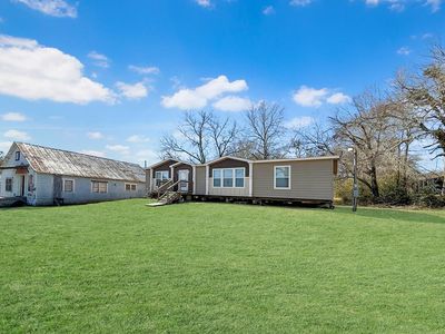 Property at 939 7th St, Cushing, TX