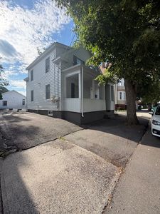 70 Robinson St