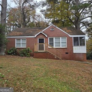 1197 Lake Dr