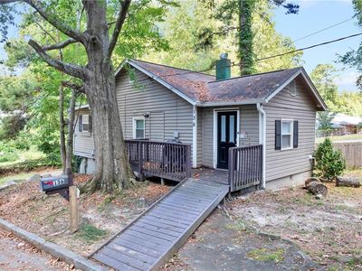 136 Holly Rd NW