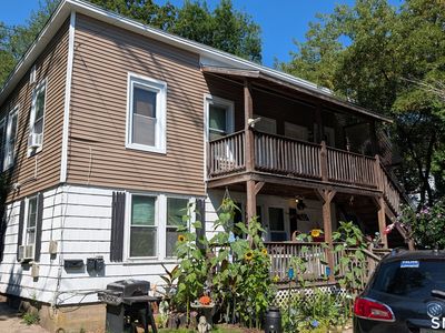70-1/2 Hunters Avenue