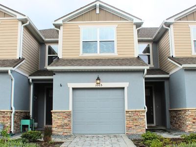 1005 SPRING PALMS LOOP