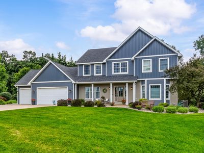 22680 Cherry Hill Ct