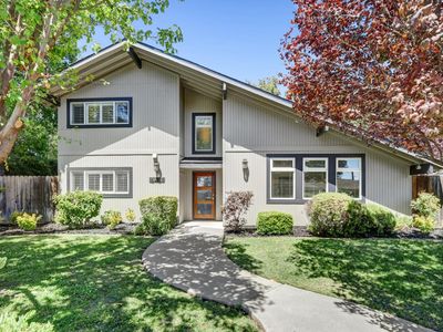 6481 Lake Park Dr