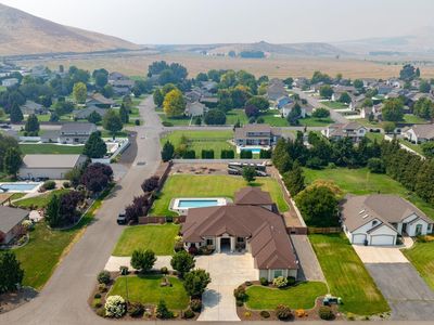 5706 Glenbrook Loop