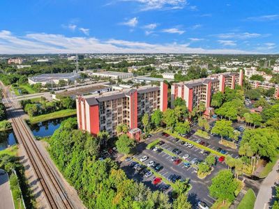 2200 S Cypress Bend Dr #601