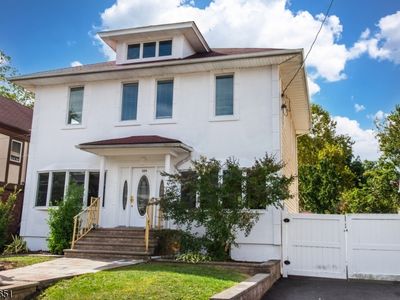 323 Van Houten Ave