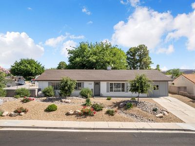 3138 Crestview Dr