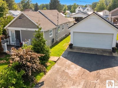 2427 Lakeside Dr
