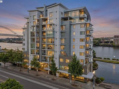 1310 NW Naito Pkwy Unit 206
