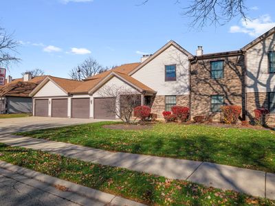 Property at 876 Stradford Cir #A1, Buffalo Grove, IL