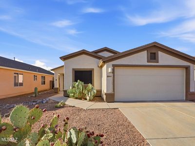 8807 E Mountain Spring Dr