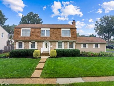 12 Holly Park Dr