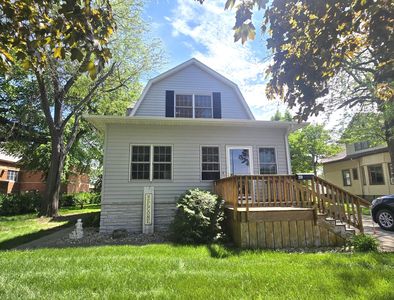 210 W 4th St