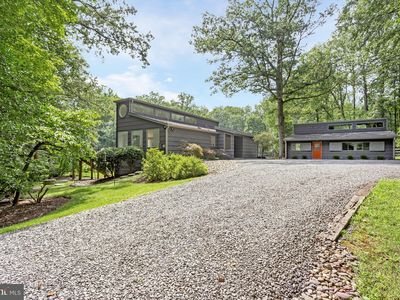 718 Springvale Rd