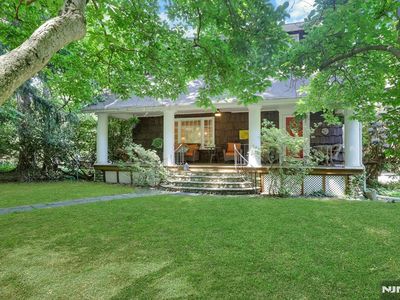 22 Crest Rd