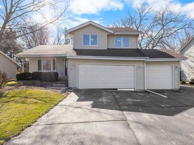 Property at 36 Countryside Dr, Rockton, IL