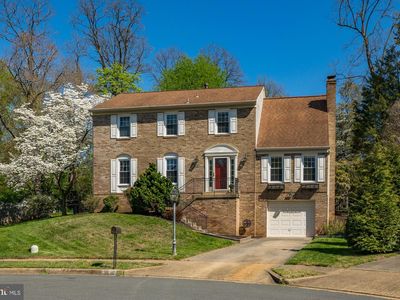 1910 Grand Ct