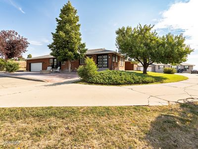 203 E Juniper Ln