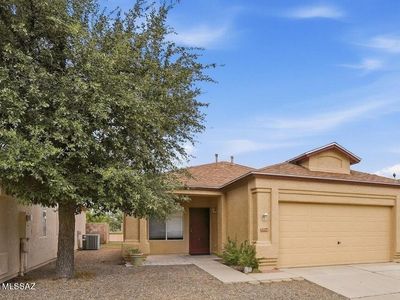 7704 S Trumpet Vine Ave