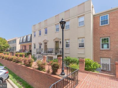 1662 Beekman Pl NW APT D