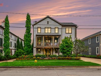 706 Croswell Ave SE