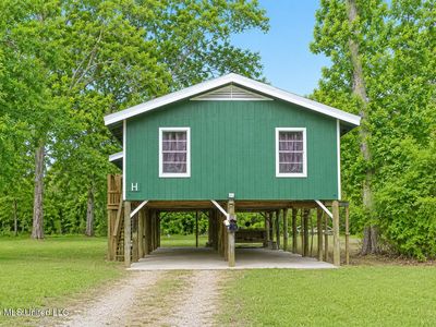 109 Hickory Ln