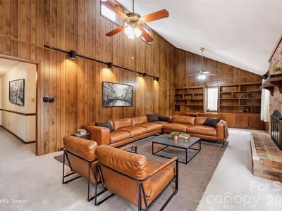 104 McArthur Ave SE
