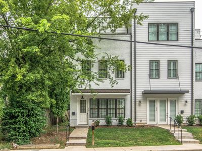 418 Douglas Ave
