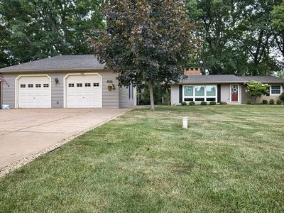 8683 Club House Dr