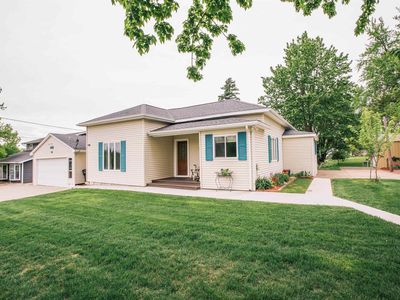 208 West MILLER STREET