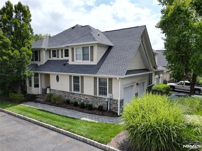 6 Schindler Ct