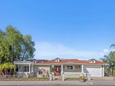 5713 Desert View Dr