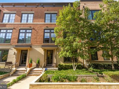 3685 Chevy Chase Cir