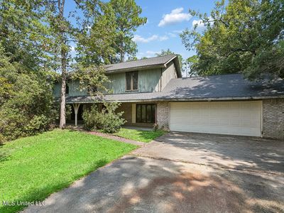 7624 Fairway Dr