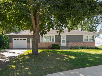 201 Linden Pl S