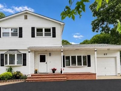 37 Hampton Avenue