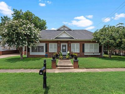 307 N Main St