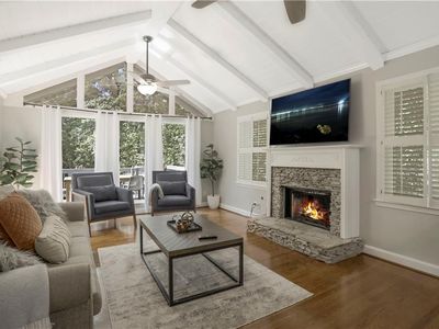 3902 Peachtree Dunwoody Rd NE