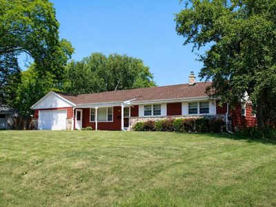 8362 N 49th STREET