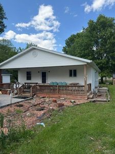561 S Main St