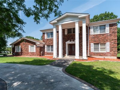 201 Naramore Dr
