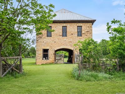 426 RANCH ROAD 962 E