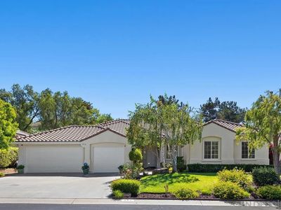 672 Inverlochy Dr