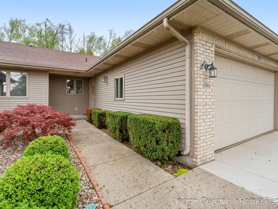 933 Amber View Dr SW
