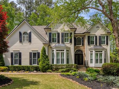 764 Vinings Estates Dr SE