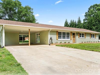 2910 Floral Dr