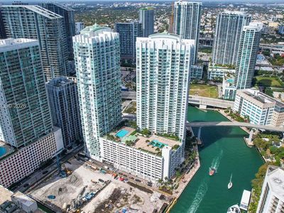 41 SE 5th St APT 906